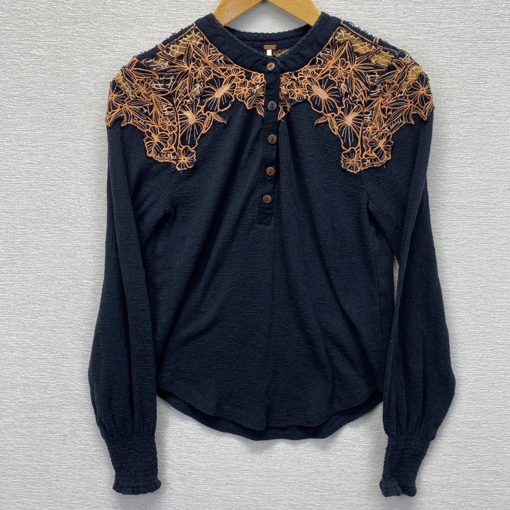 Free People Easy Breezy Henley Top Womens Med Black Orange Lace Accents Boho‎